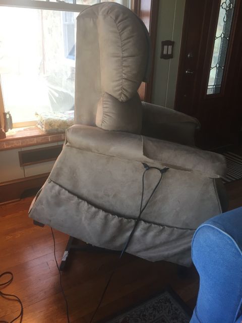 Power lift chair with heat and massage like new