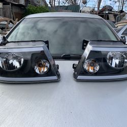 04-08 F150 Expedition.. Head Lights 