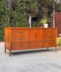 Vintage Mid Century Modern 9-Drawer Walnut Lowboy Triple Dresser Credenza