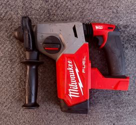 Milwaukee fuel 1 inch rotary hammer