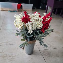 Aluminum Can Vase With Red White Berries Christmas Decoration 