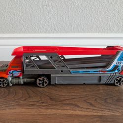 Hot Wheels Car Carrier