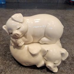 Porcelain Stacked Pig Sugar bowl