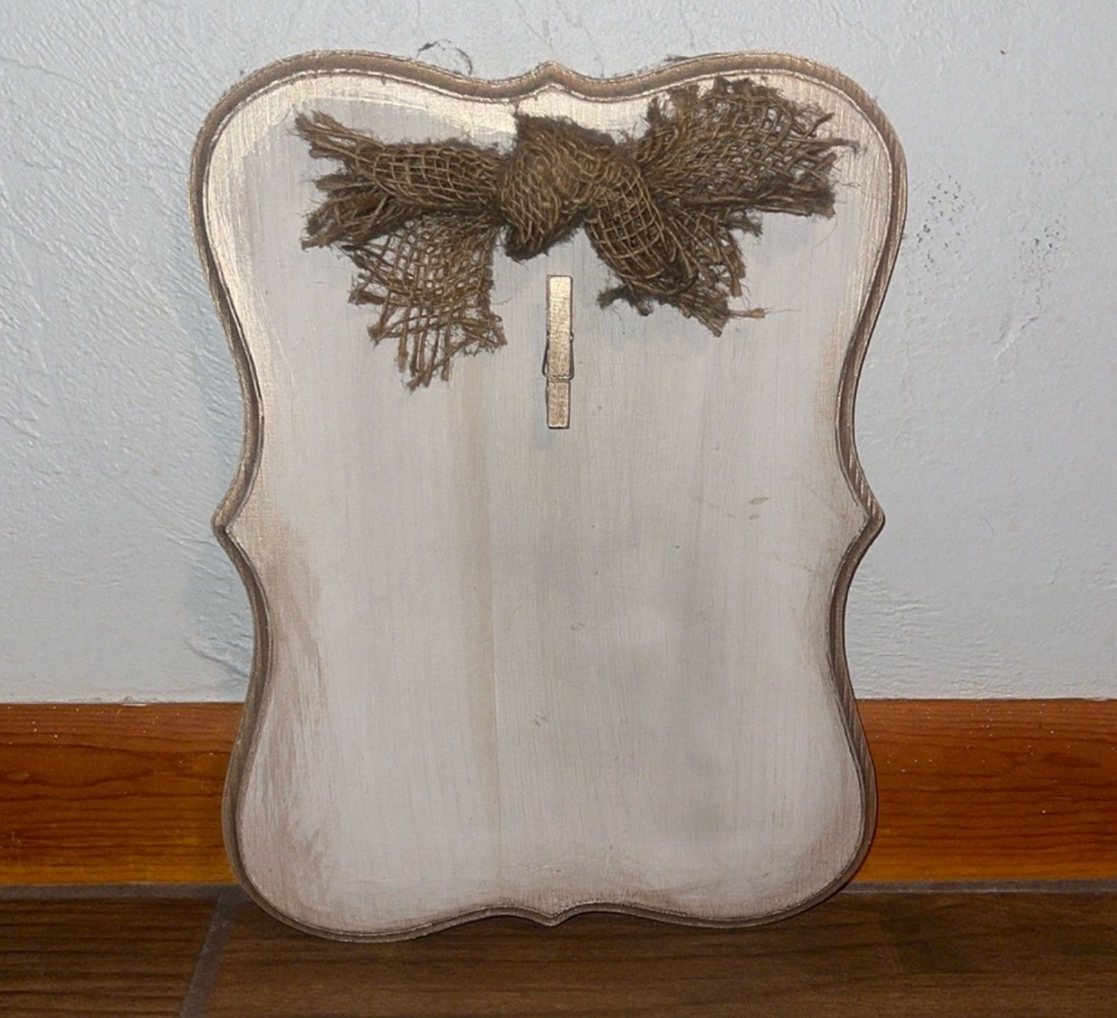 Handmade wall clip board