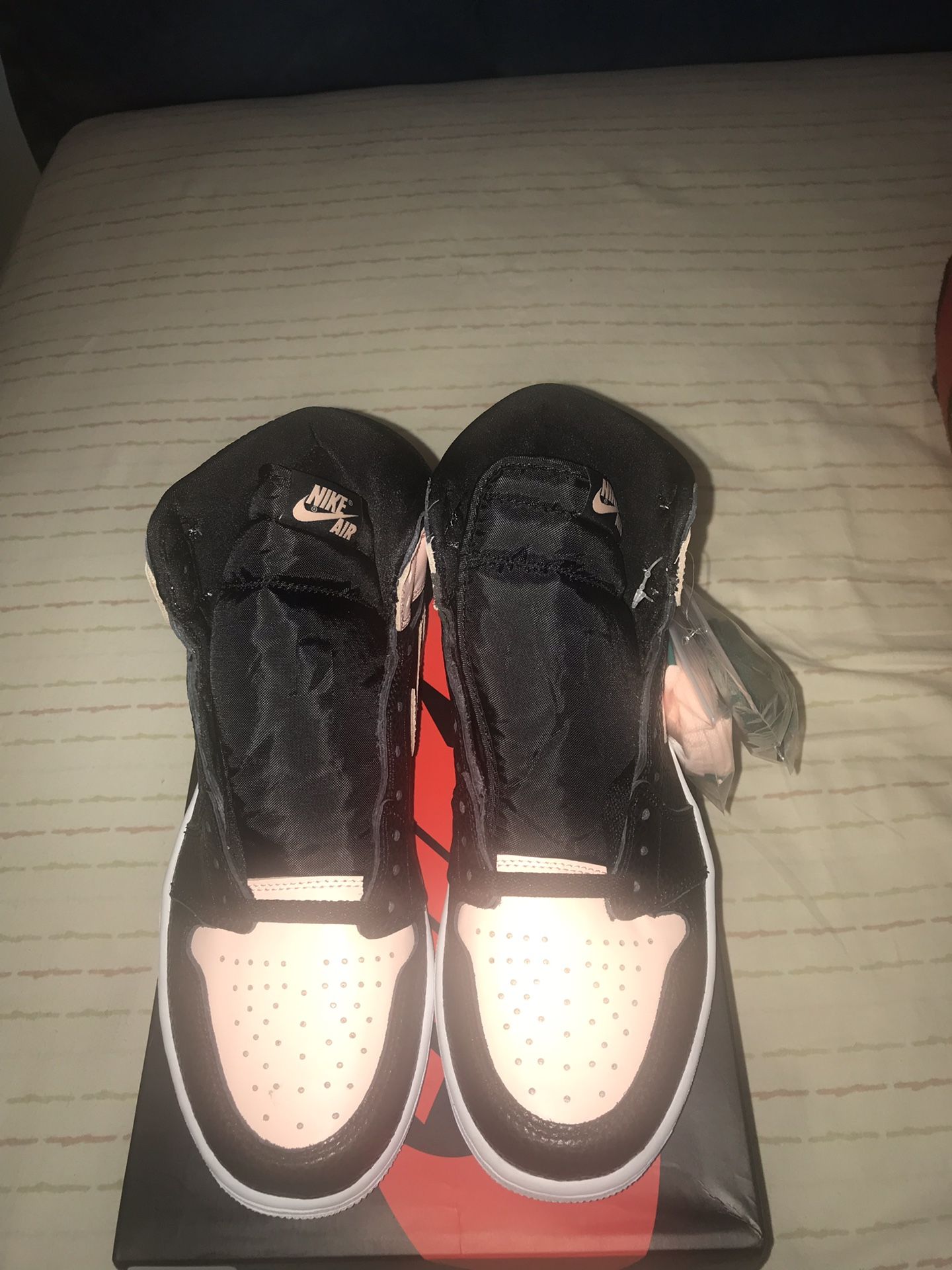 Air Jordan 1 crimson tint size 9.5