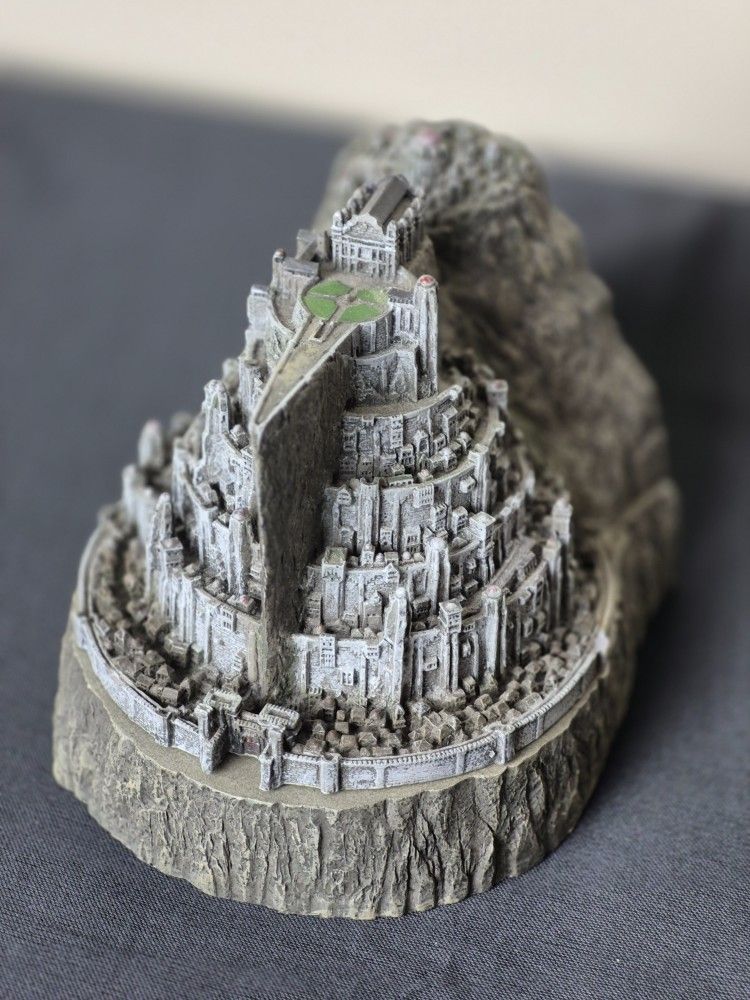 Lord Of The Rings Minas Tirith Statue Box