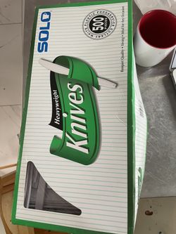 Box Of Plastic Knives 