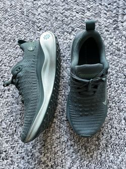 NIKE Running Walking Sneakers Size 8