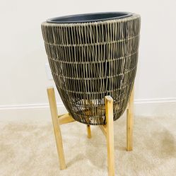 Planter WICKER with stand 