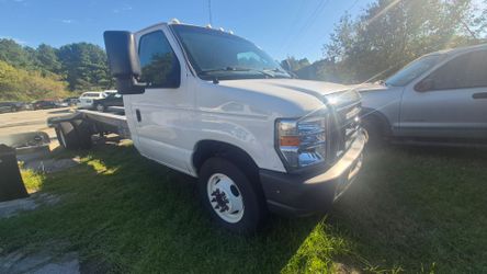 2012 Ford  E-450 Cutaway Chassis