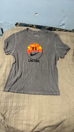 Like Nike T Shirt Gray Smiley Face Mens
