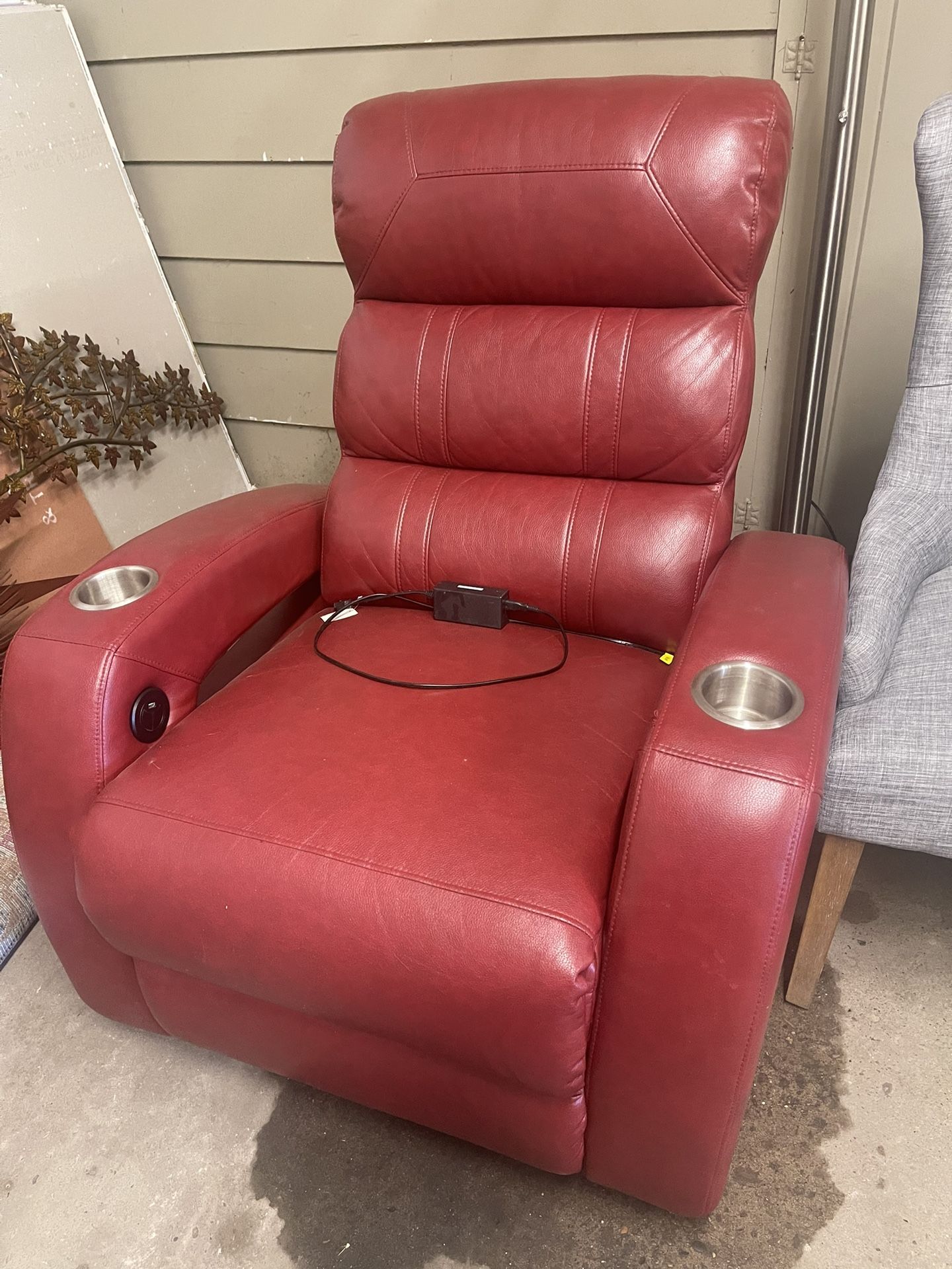 Red Leather Recliner for Sale in Uniontown, PA OfferUp