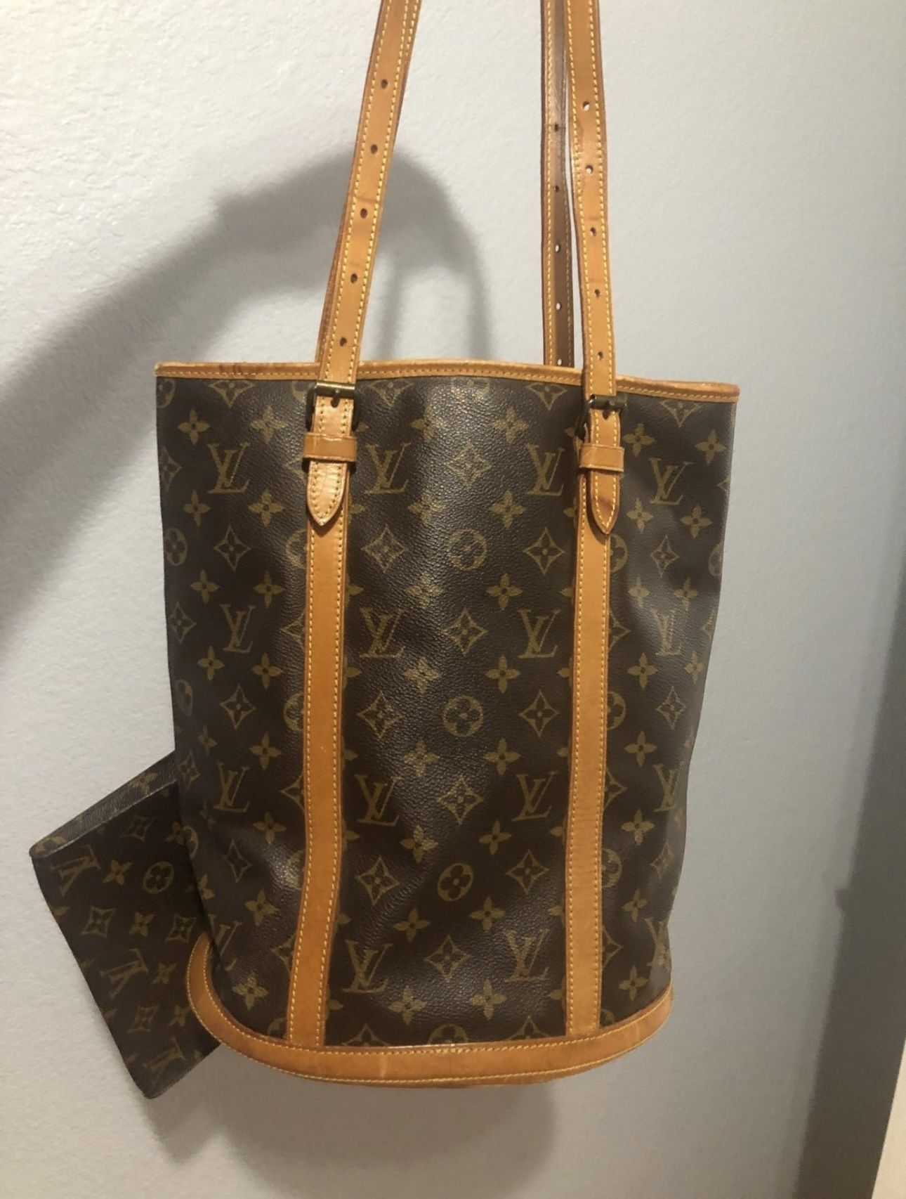 Louis Vuitton Bucket Authentic 