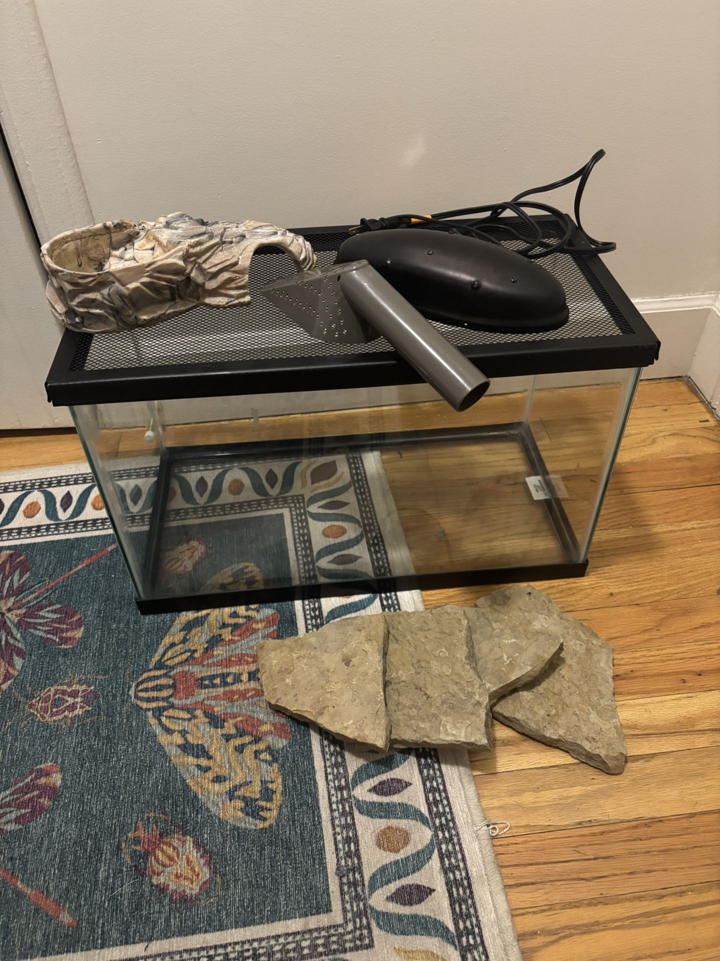 10 Gallon Reptile Enclosure