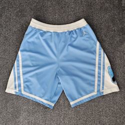 Vintage Jordan Men's North Carolina Tar Heels Footloose Basketball Shorts Size Small  