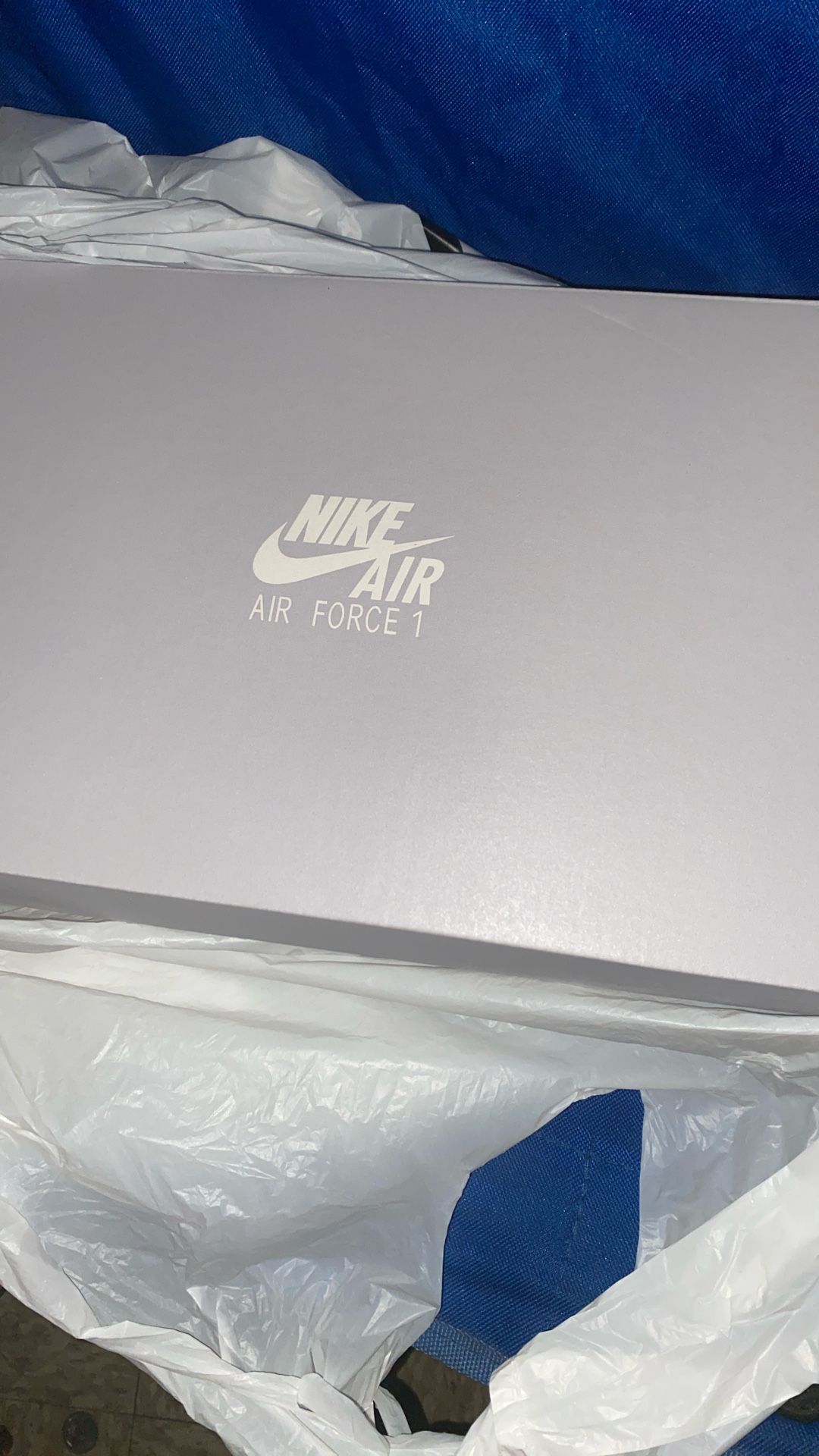 NIKE