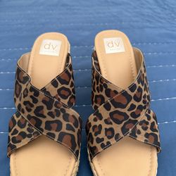NEW - Dolce Vita Elaria Espadrille Platform Wedge Sandal with a leopard print