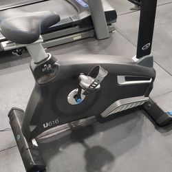Nautilus U616 Exercise Bike