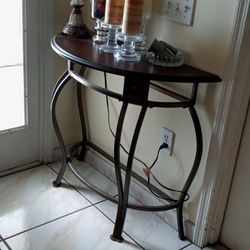 Console Table/Entry Table