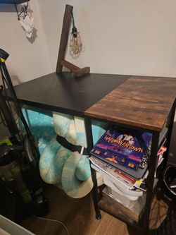 Office desk $25