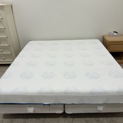 King Memory Foam Bed Set (Mattress, Box Springs, And Frame)