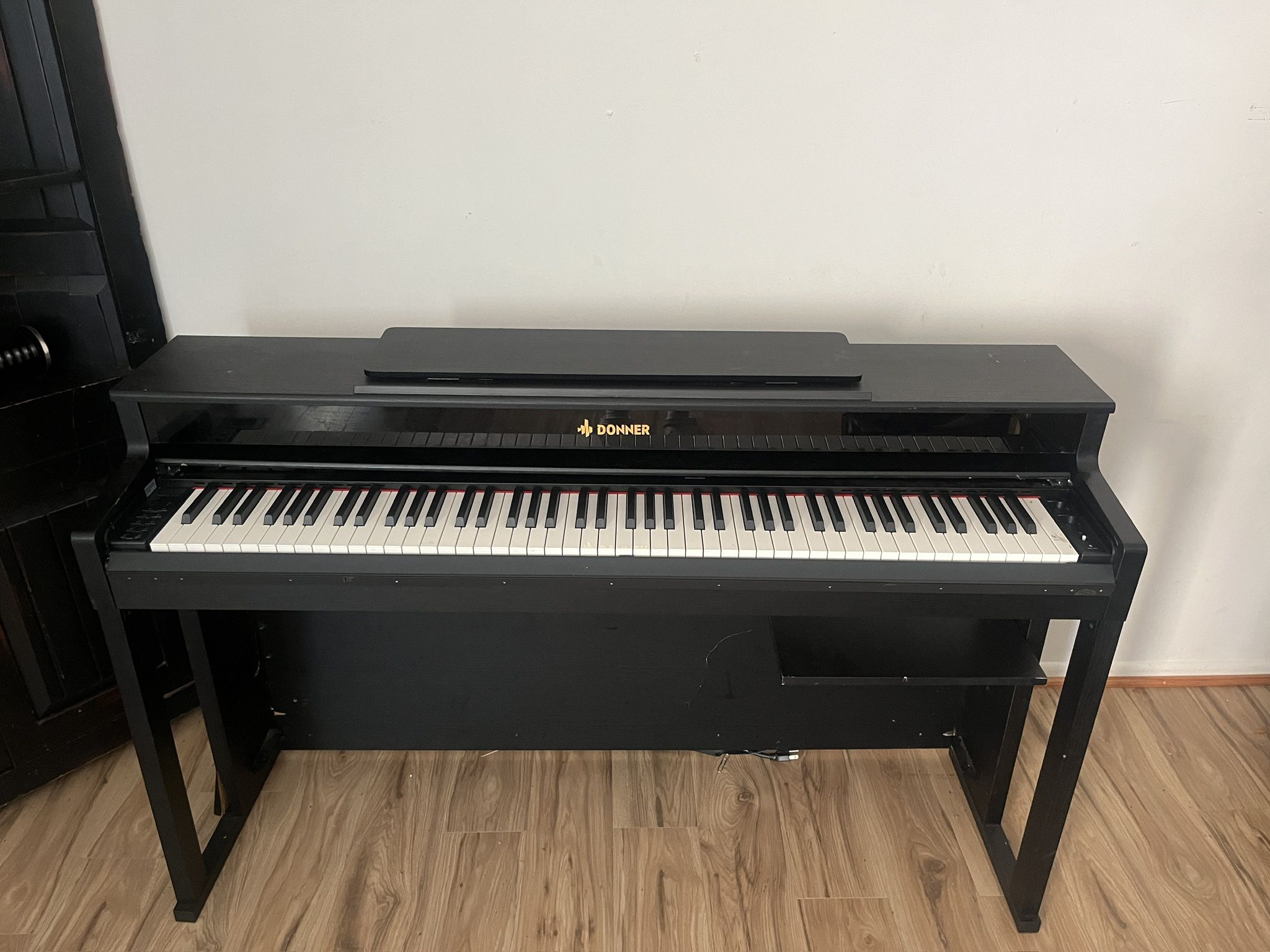 Piano ( Need To Buy Your Own Power Cord & Slight Crack On Side)