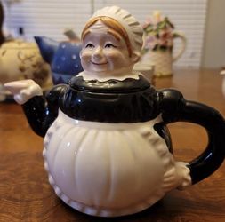 Vintage Maid Tea Pot AN EDA ORIGINAL 6 1/4" TALL 8" LONG HANDLE TO SPOUT