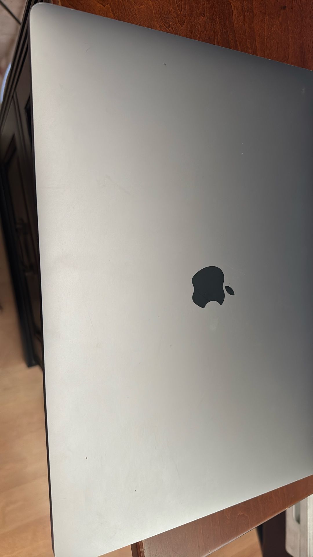 MacBook Pro i9 2019 Model