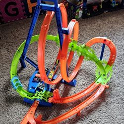 The Hot Wheels Action Epic Crash Dash