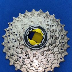 Shimano 105 CS-5800 11 Speed Cassette. Like new