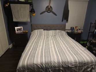 Queen platform bed