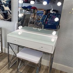 White Led Makeup Vanity 