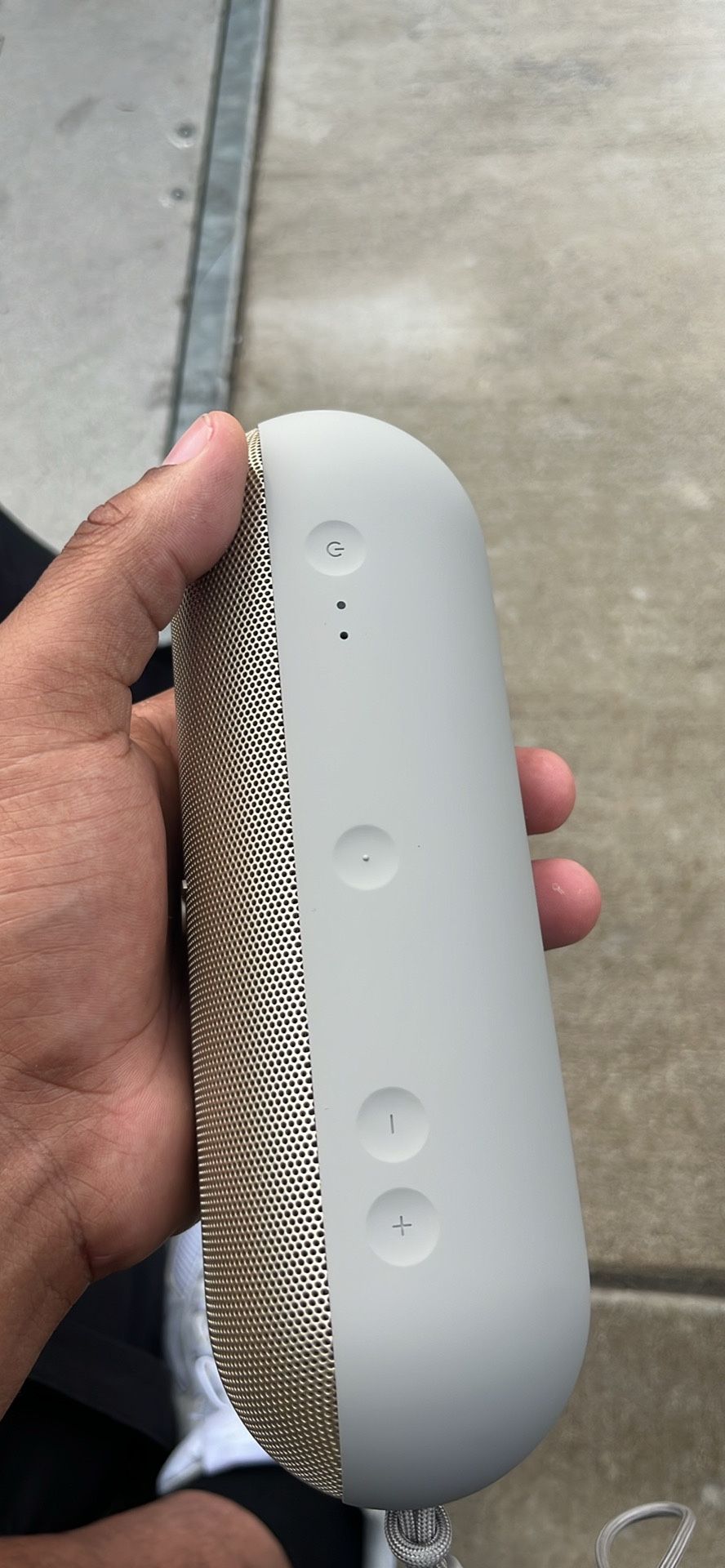 Beats Pill