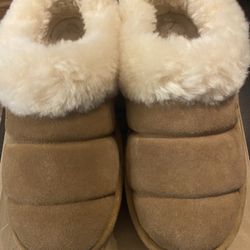 UGG  Slippers