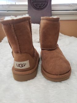 Baby uggs sz7