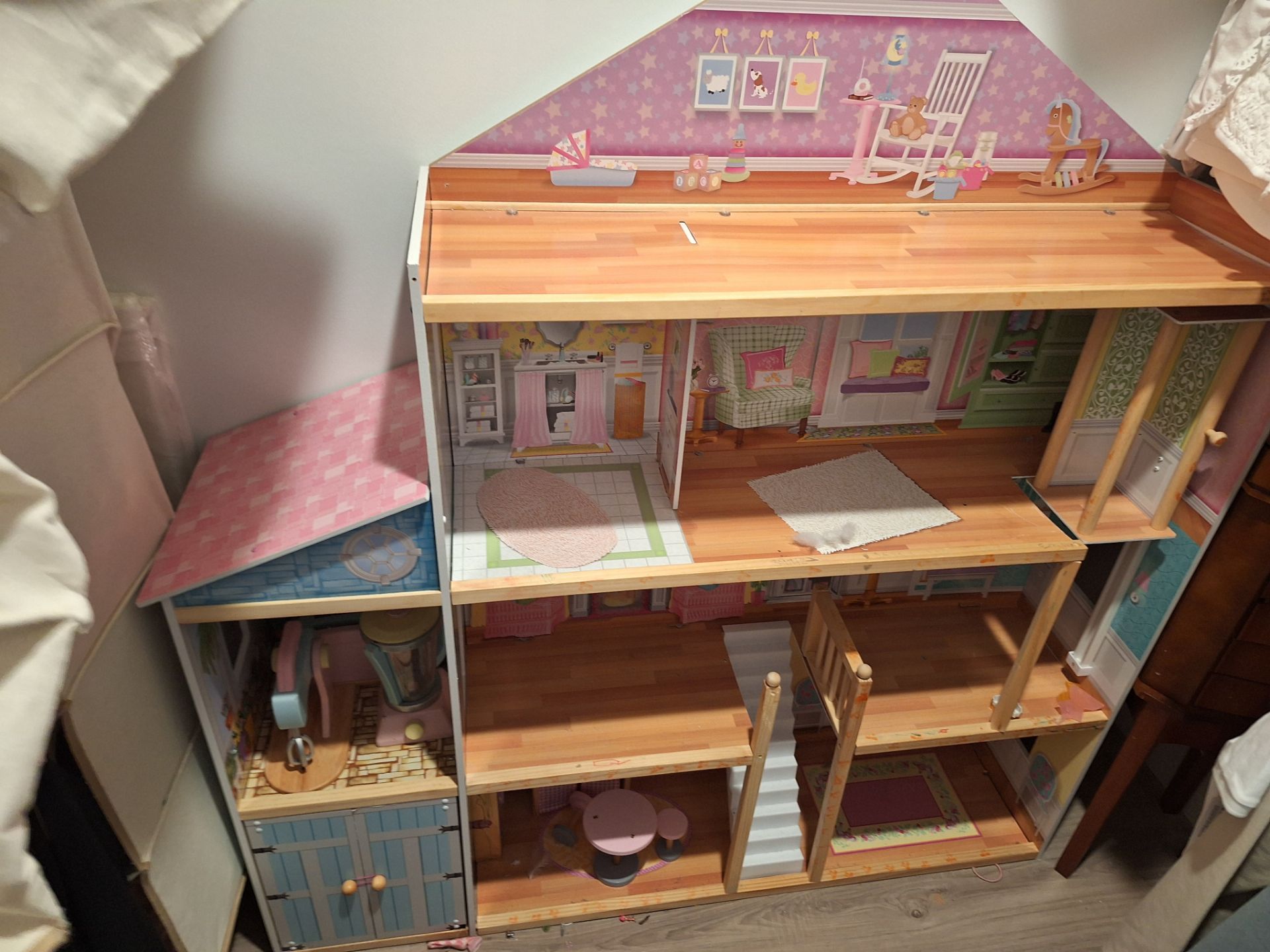 2 Doll houses