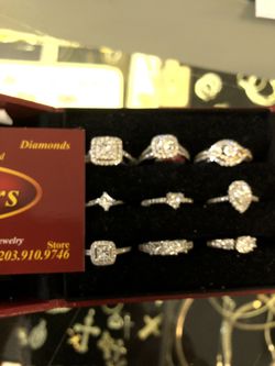 14 kt white gold engagement rings