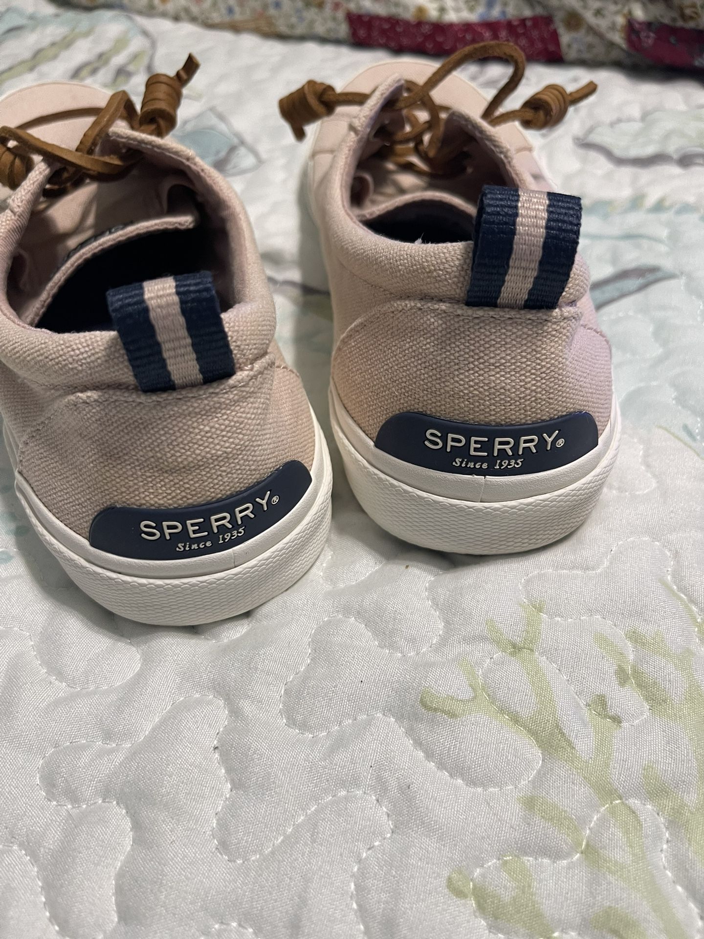Sperry women’s Topsiders