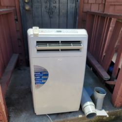 LG 12,000 BTU Portable 3 In 1 Air Conditioner, Dehumidifier And Fan With Remote