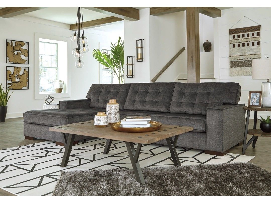 Coulee Point 2-Piece Sectional with Chaise