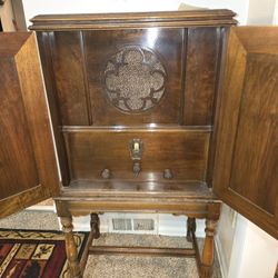 Antique Tube Radio Cabinet