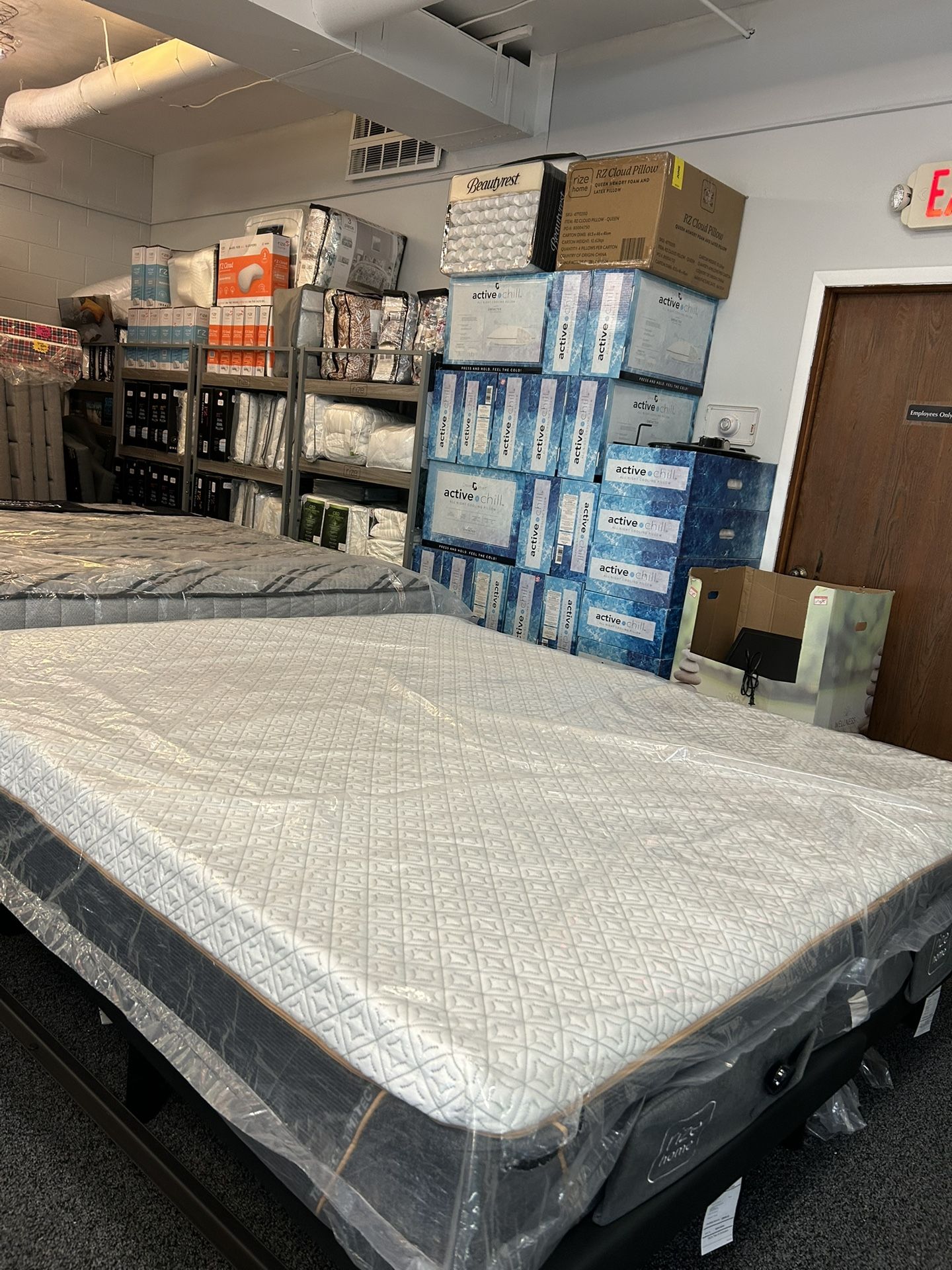 Brand New Queen hybrid Plush Memory Foam