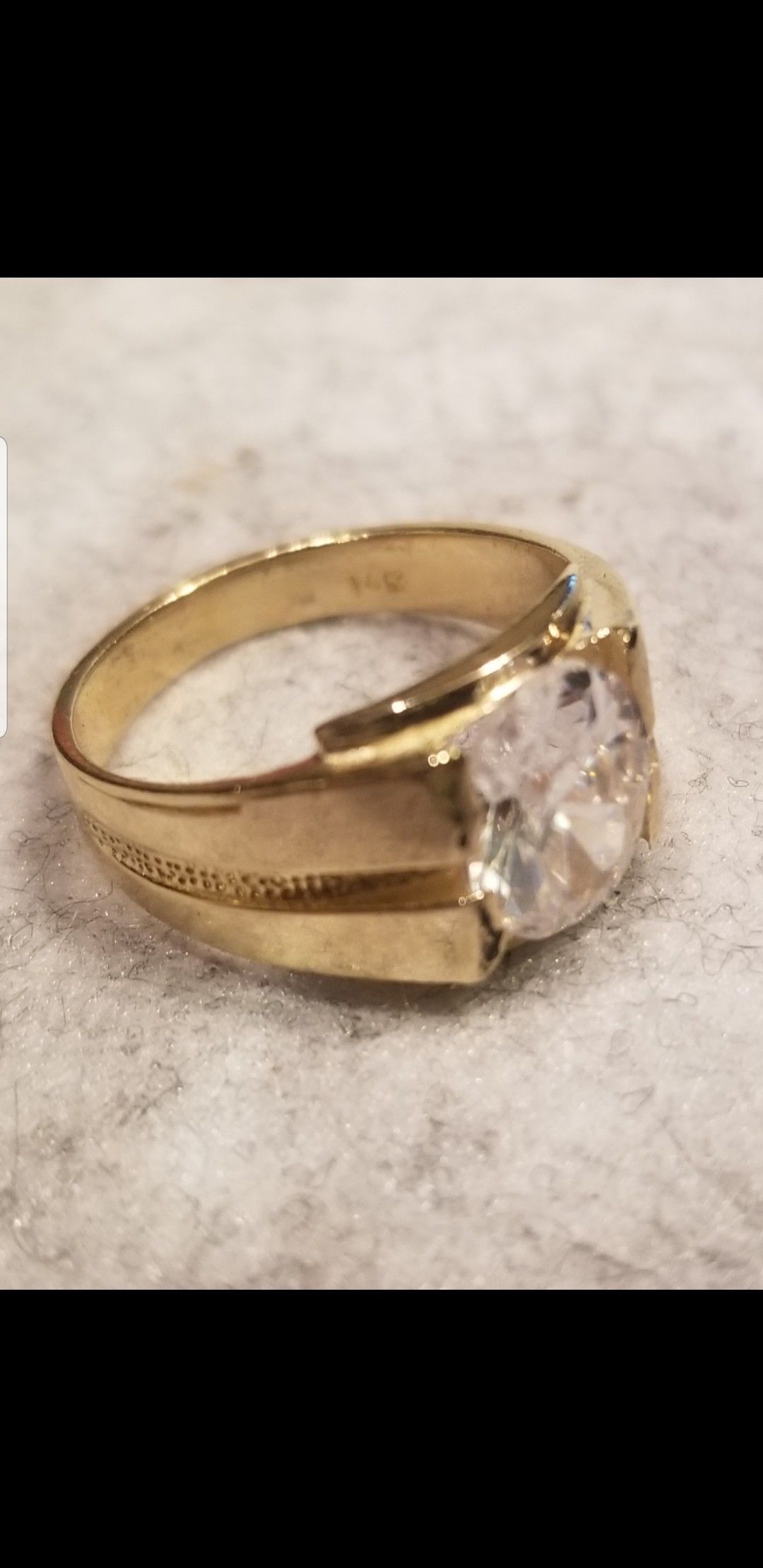Mens beautiful 14kt gold ring