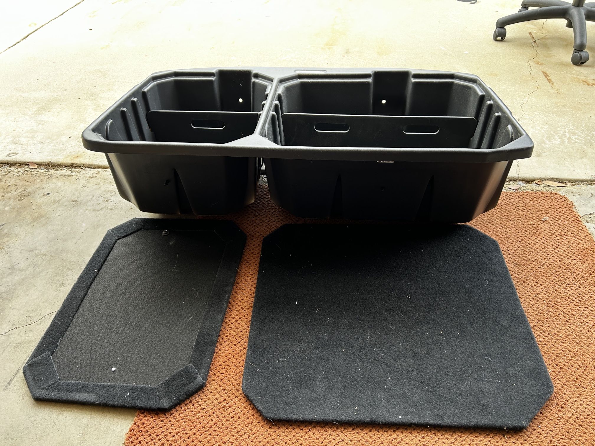 Nissan leaf cargo organizer new.