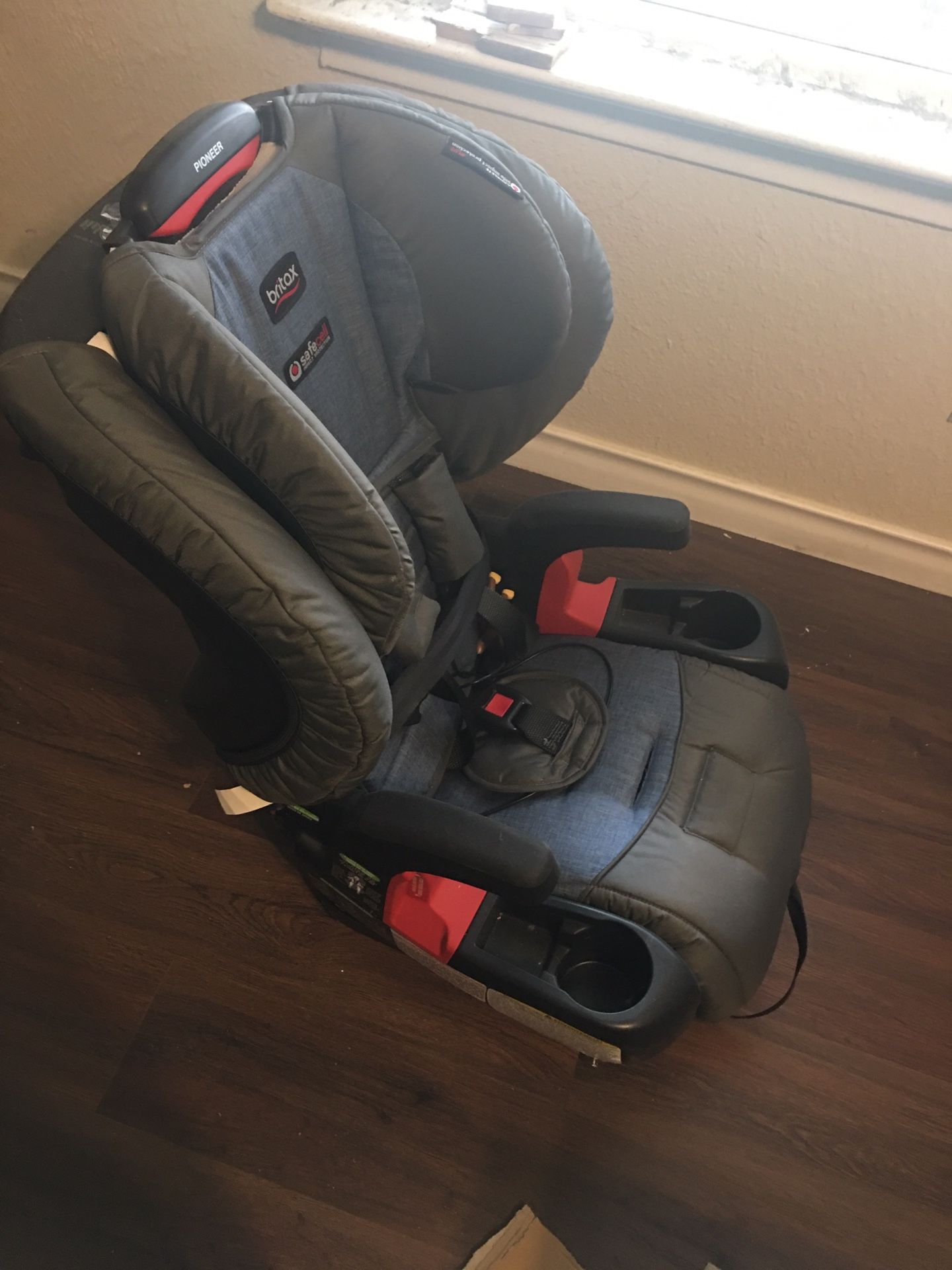 Britax Pioneer Booster Car Seat Safecell