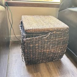 2 Armchairs And Ottoman