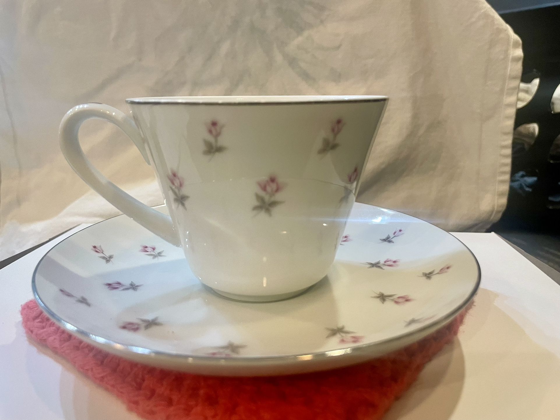 Fine Bone China Cup & Saucer Set