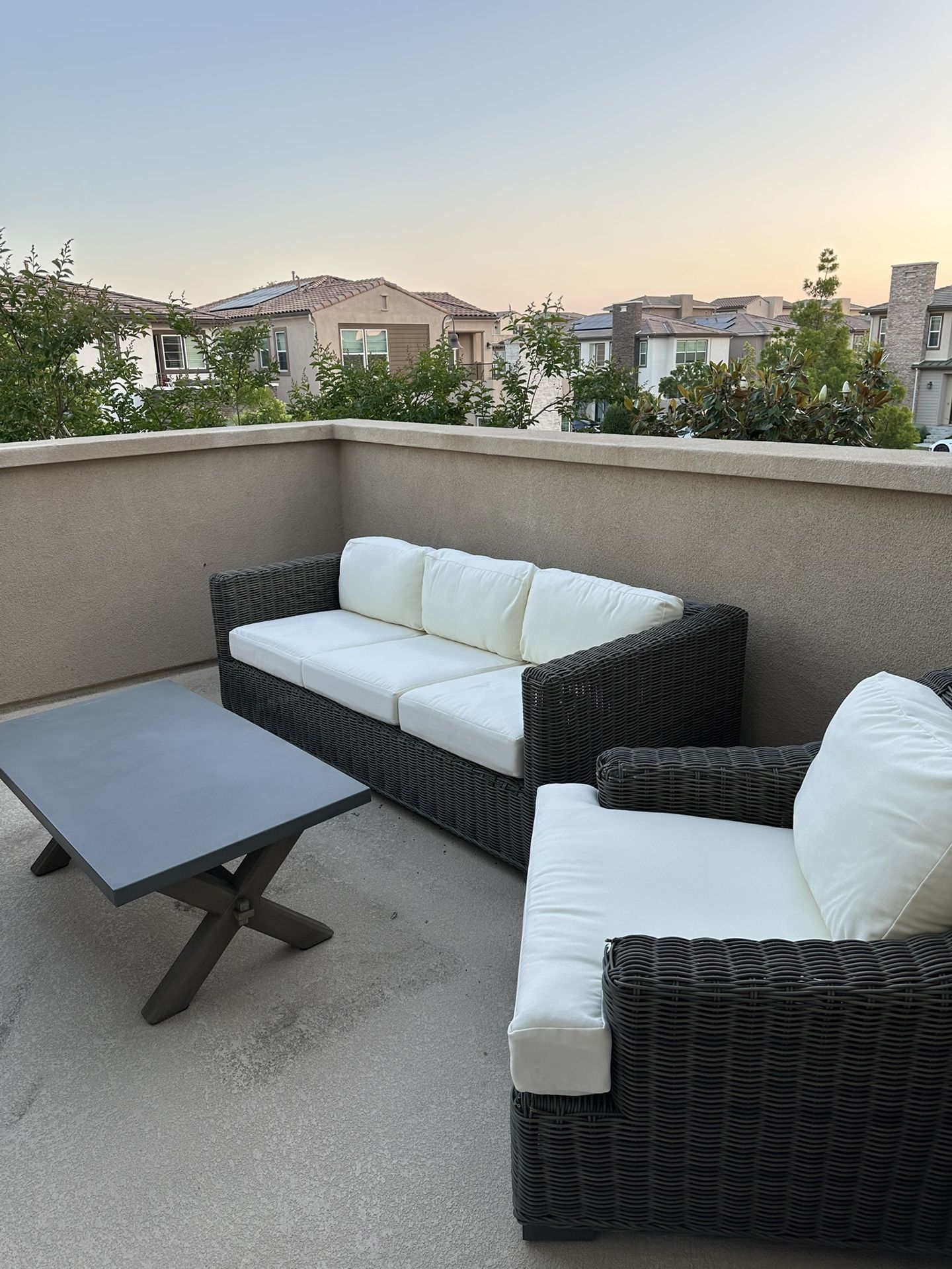 Pottery Barn Huntington Outdoor Furniture Set