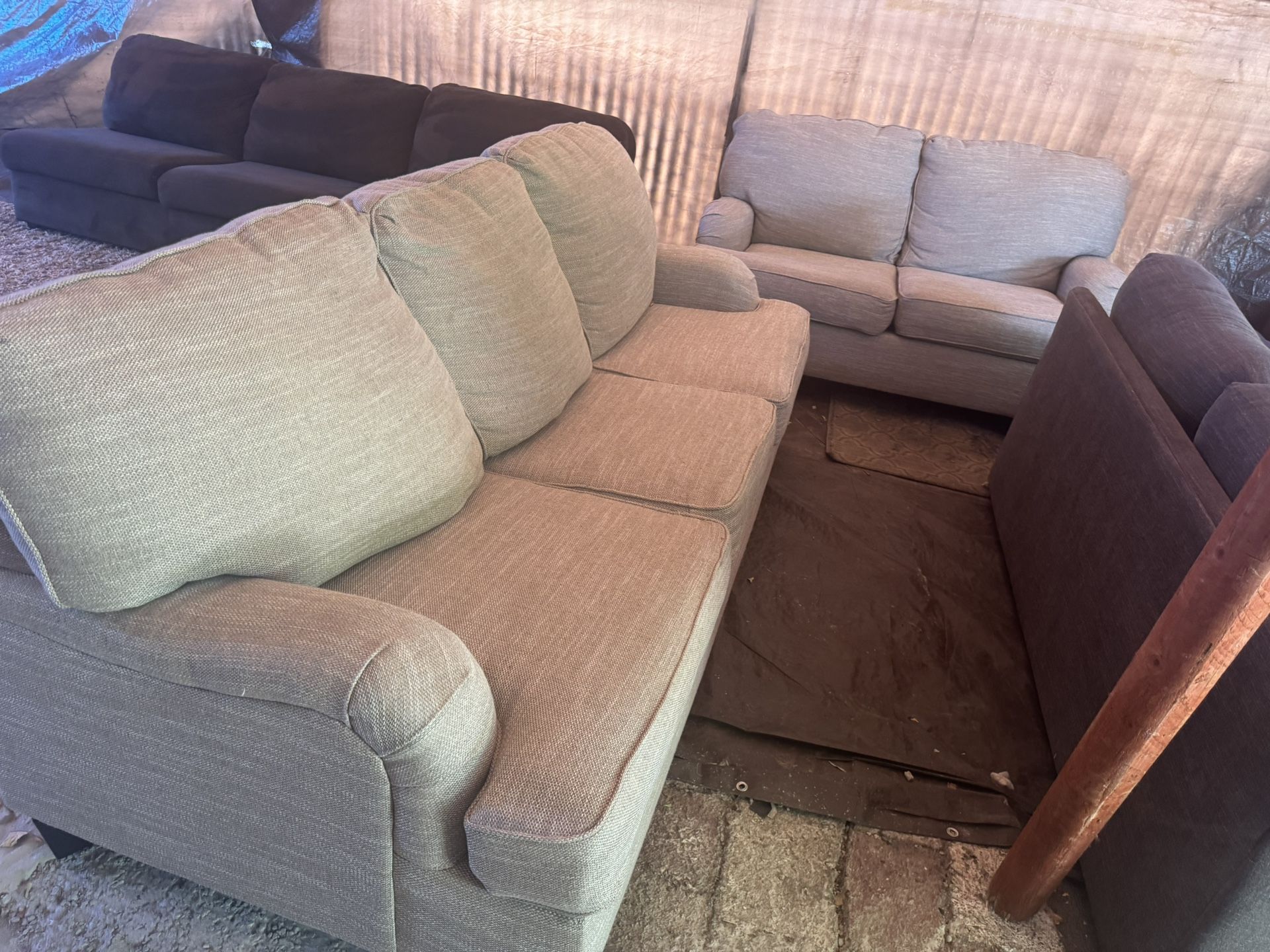 Grey couch and loveseat clean we sell all the time delivery $40 local