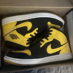 Jordan 1 Mid